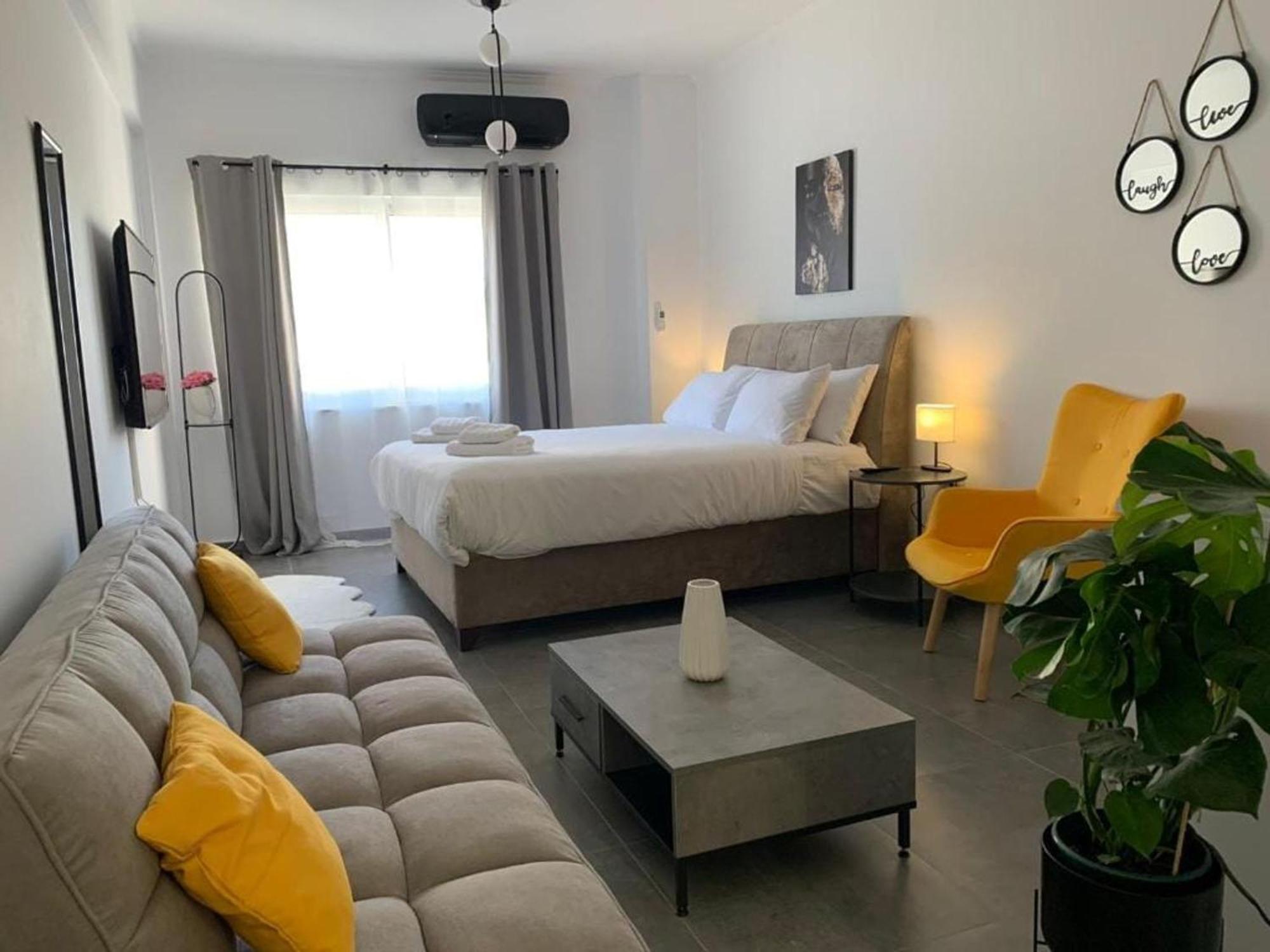 Afrodite Central Apartment By Vpn Aten Exteriör bild