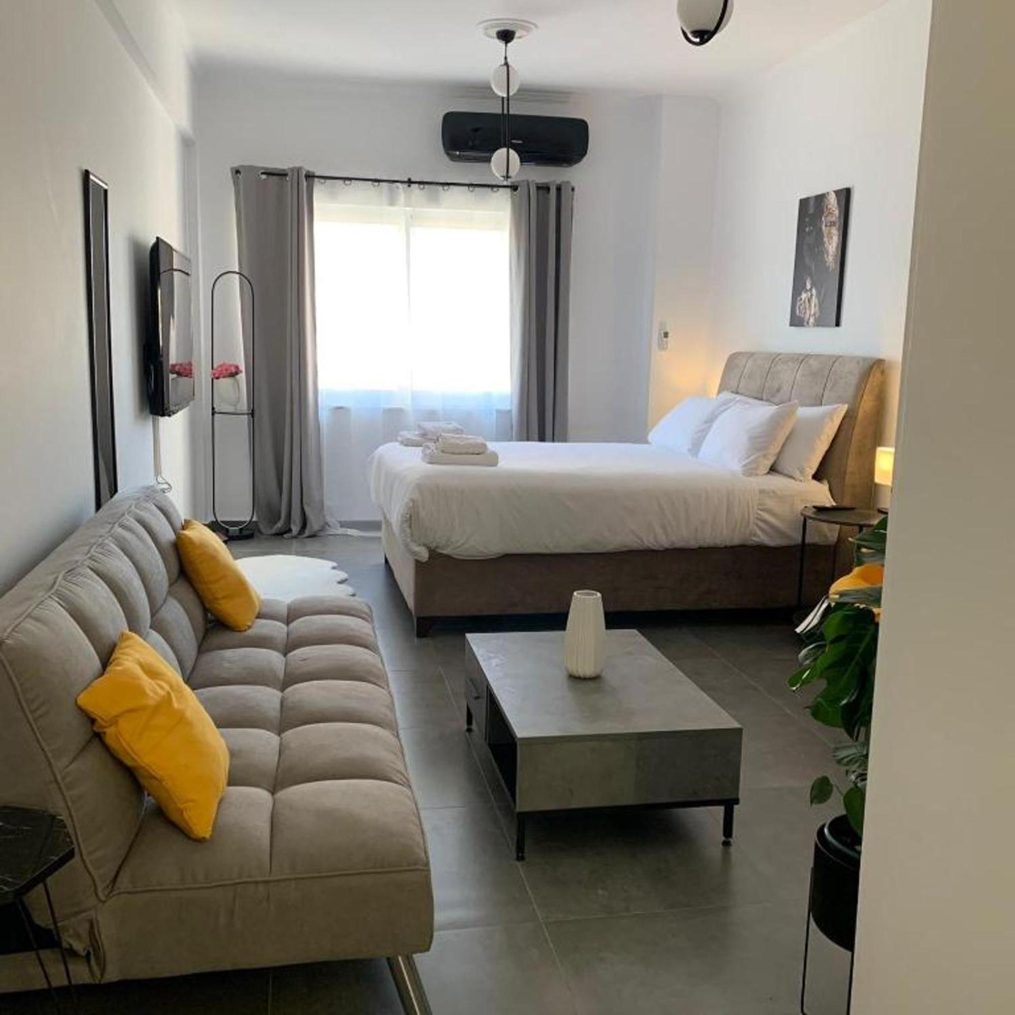 Afrodite Central Apartment By Vpn Aten Exteriör bild